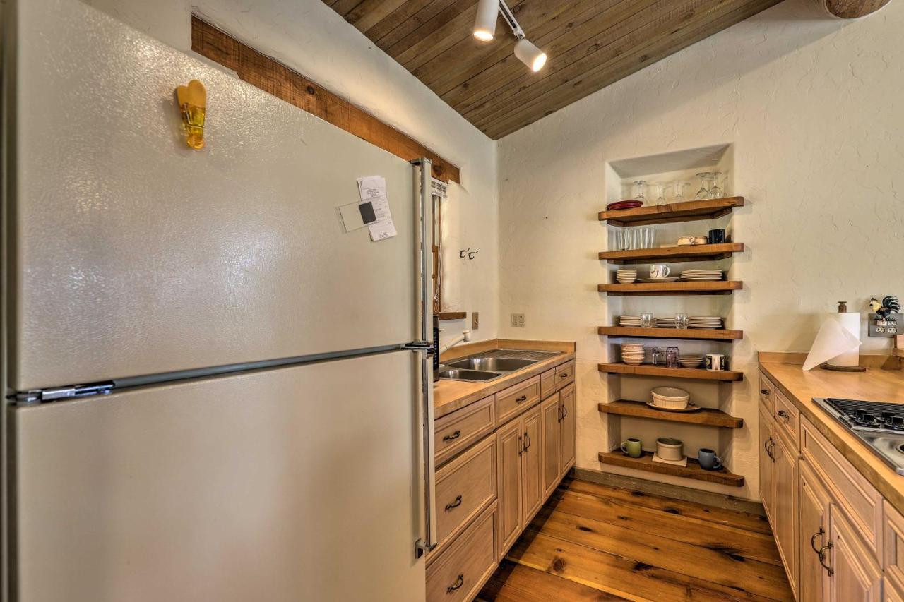 Bright Prescott Studio With Thumb Butte Views! Exteriör bild